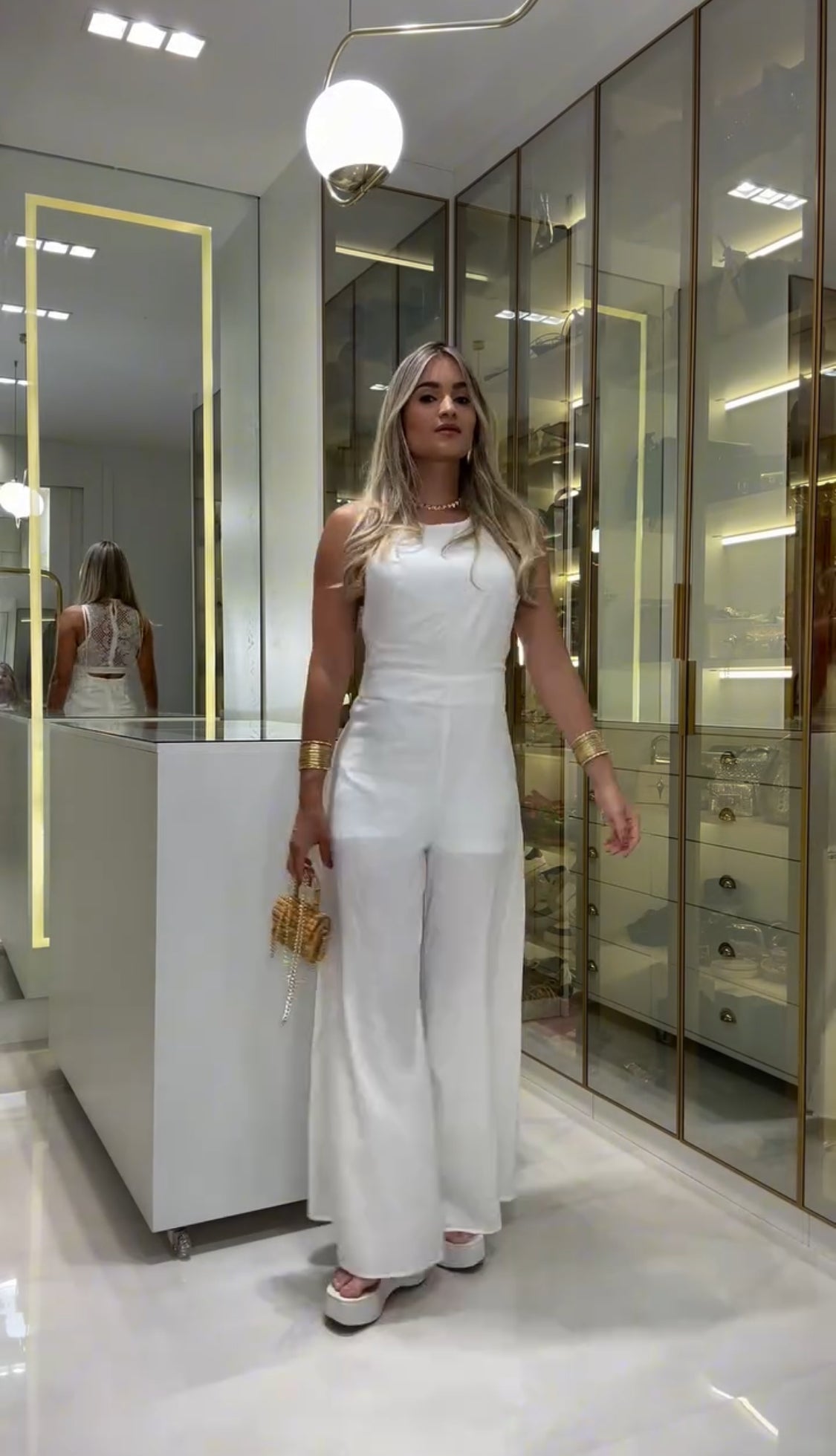 Katalina – Elegantni čipkani kombinezon
