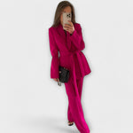 Vitória – Elegantni komplet sa blejzerom i pantalonama