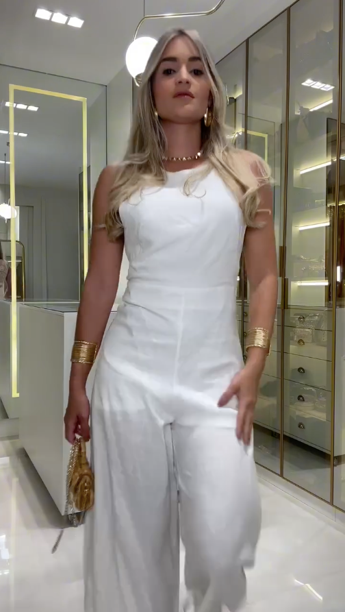 Katalina – Elegantni čipkani kombinezon