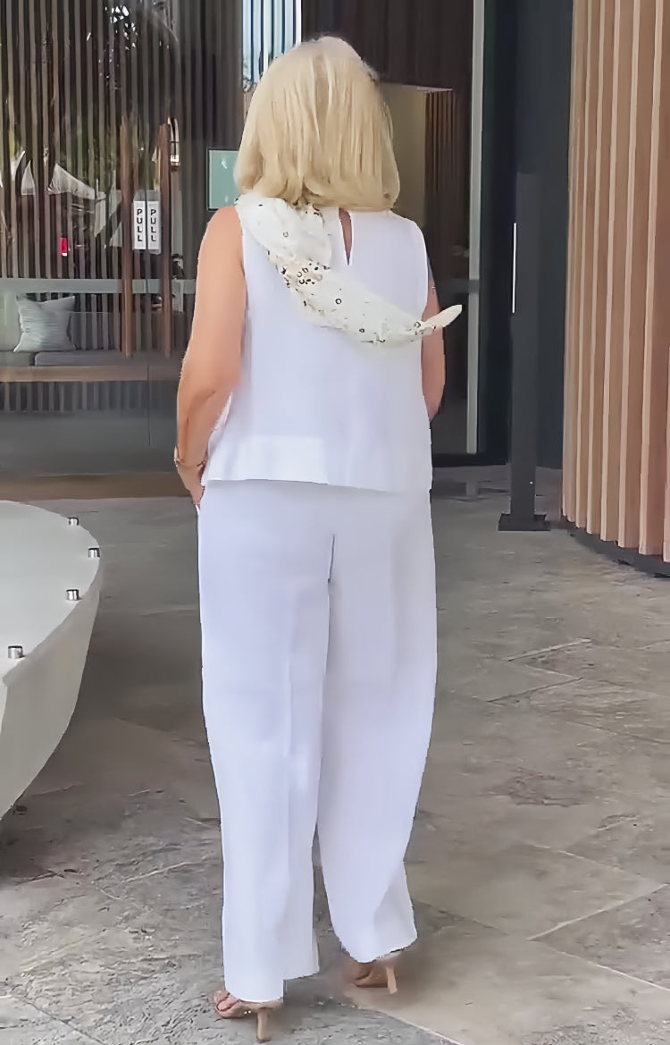 Cyra – Minimalistički komplet sa bluzom i pantalonama