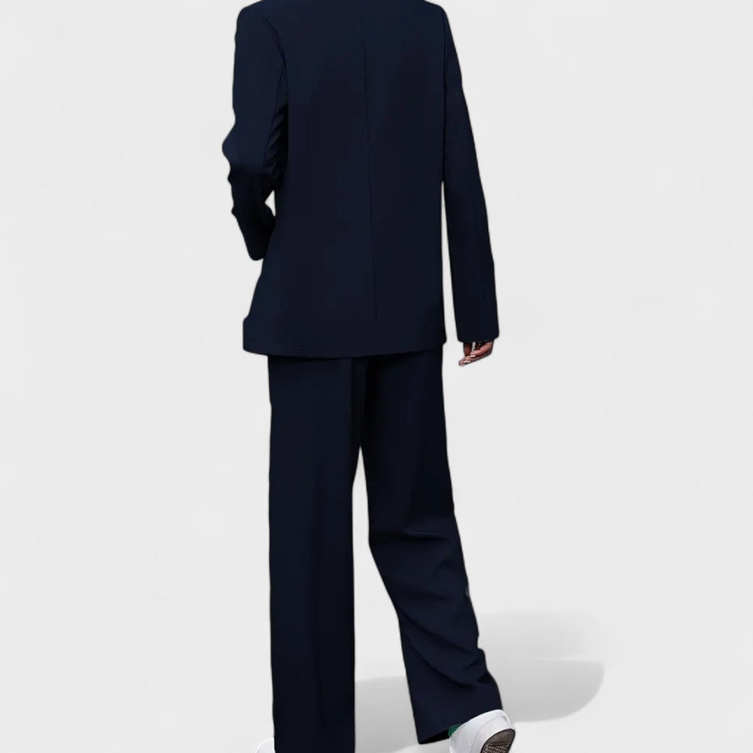 Micaela – Elegantni komplet sa blejzerom i pantalonama